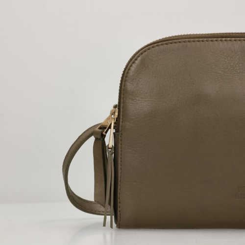 Fred De La Bretoniere Vegetable Tanned leather taupe