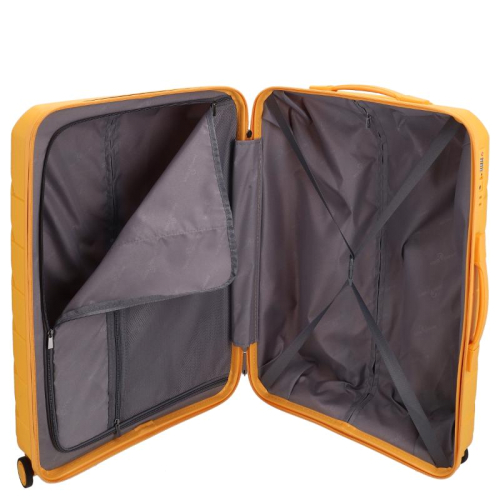 North Pioneer LHR London geel