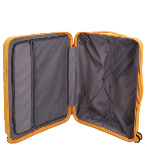 North Pioneer LHR London geel