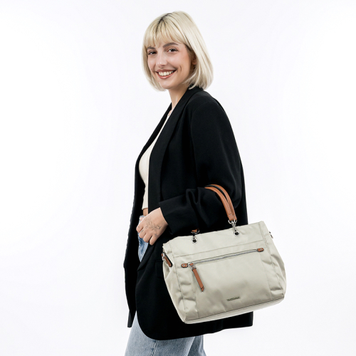 Emily & Noah Esther groen