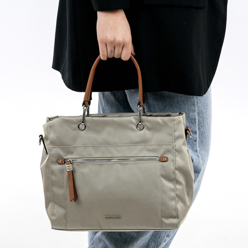 Emily & Noah Esther groen