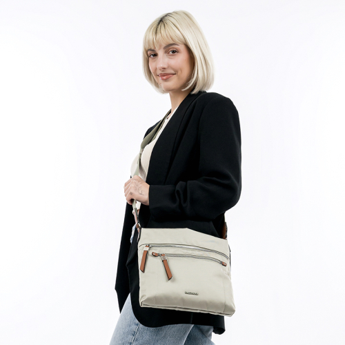 Emily & Noah Esther groen