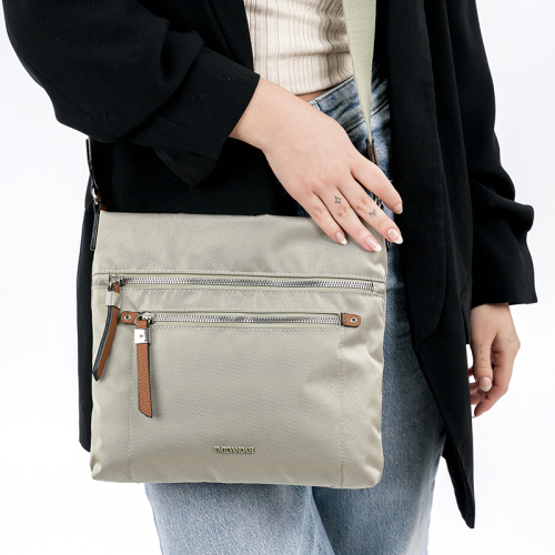 Emily & Noah Esther groen